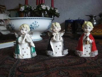 setje van 2 zeer mooie antieke porseleinen engeltjes beschikbaar voor biedingen