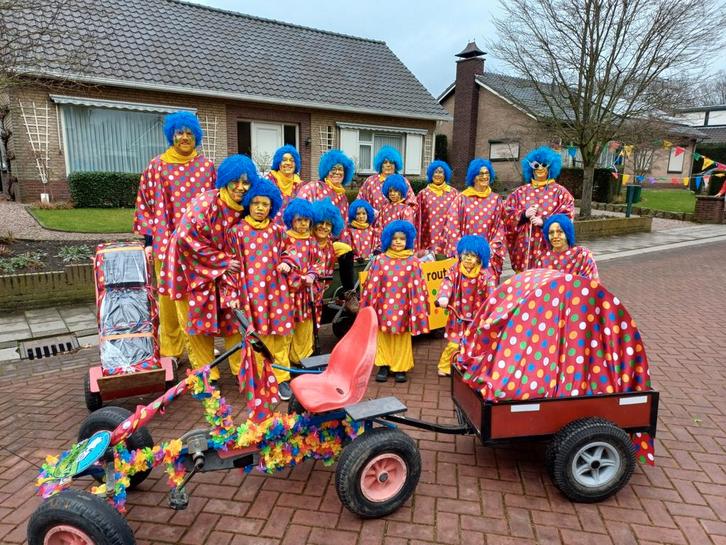 Kleding loopgroep carnaval "wij stippen de route uit", Kleding | Dames, Carnavalskleding en Feestkleding, Gedragen, Kleding, Carnaval