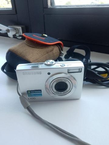 Samsung L100 Digitale Camera 8.2 Megapix met Vanguard hoesje beschikbaar voor biedingen