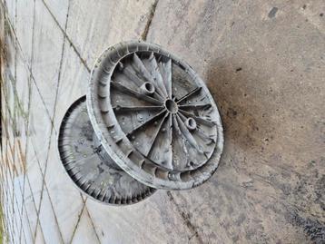 Kunstof Haspel hoogte 90 br70cm trommel48cm dia beschikbaar voor biedingen