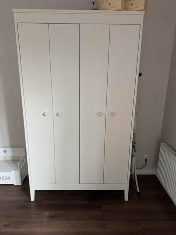 IKEA IDANÄS Kledingkast, wit, 121x211 cm beschikbaar voor biedingen