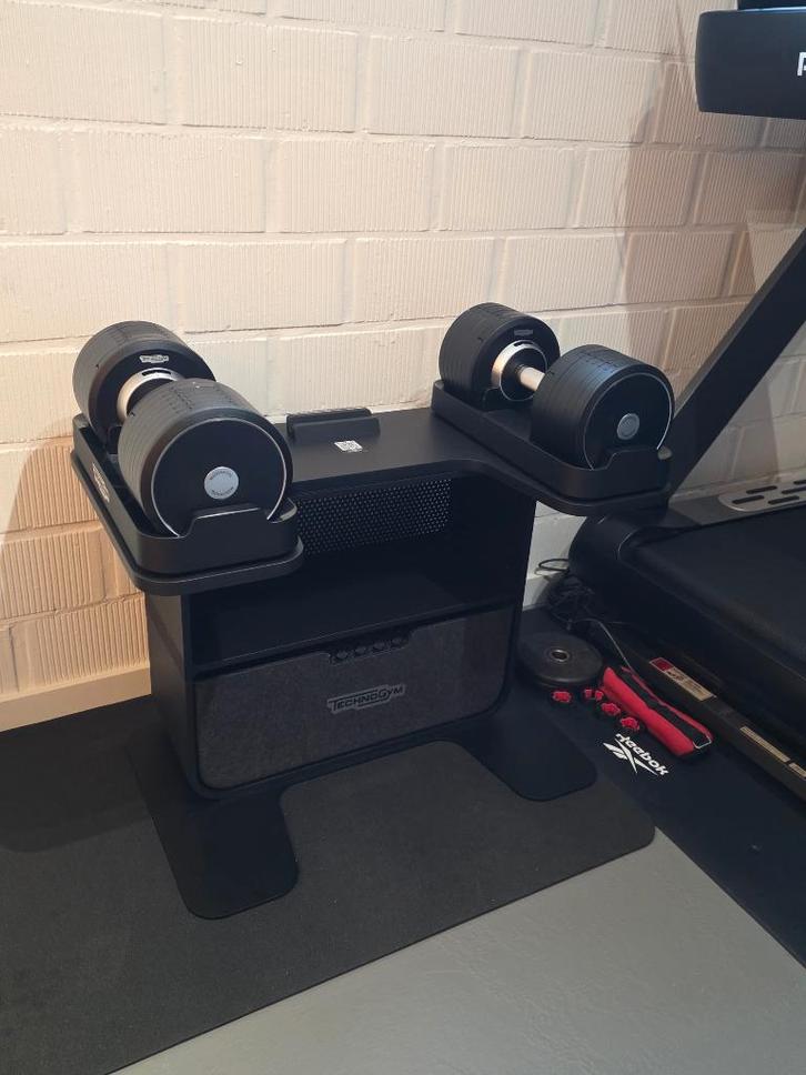 Technogym Connected Dumbbells + docking station, Sport en Fitness, Fitnessmaterialen, Zo goed als nieuw, Dumbbell, Armen, Benen