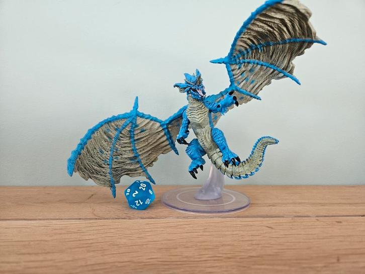 Dungeons and Dragons Miniatuur - Young Blue Drake, Hobby en Vrije tijd, Overige Hobby en Vrije tijd, Zo goed als nieuw, Ophalen of Verzenden