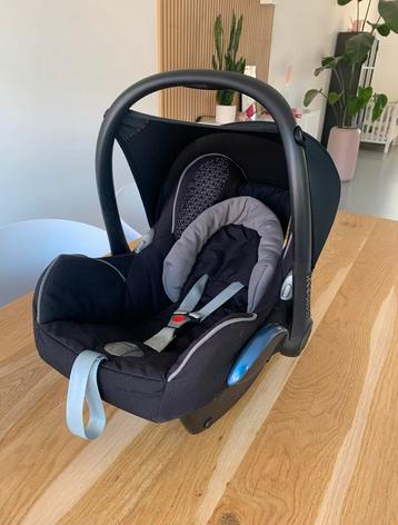 Maxi cosi beschikbaar voor biedingen