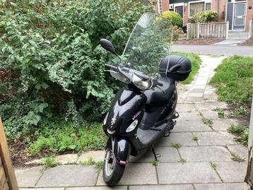 Peugeot vclic snor scooter beschikbaar voor biedingen