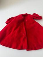 Vintage 1960 barbie red flare velvet coat, Verzamelen, Poppen, Ophalen of Verzenden, Zo goed als nieuw