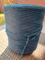 Grote koon met synthetisch garen,  festoneergaren,  middelbl, Ophalen of Verzenden, Nieuw, Breien of Haken, Wol of Garen
