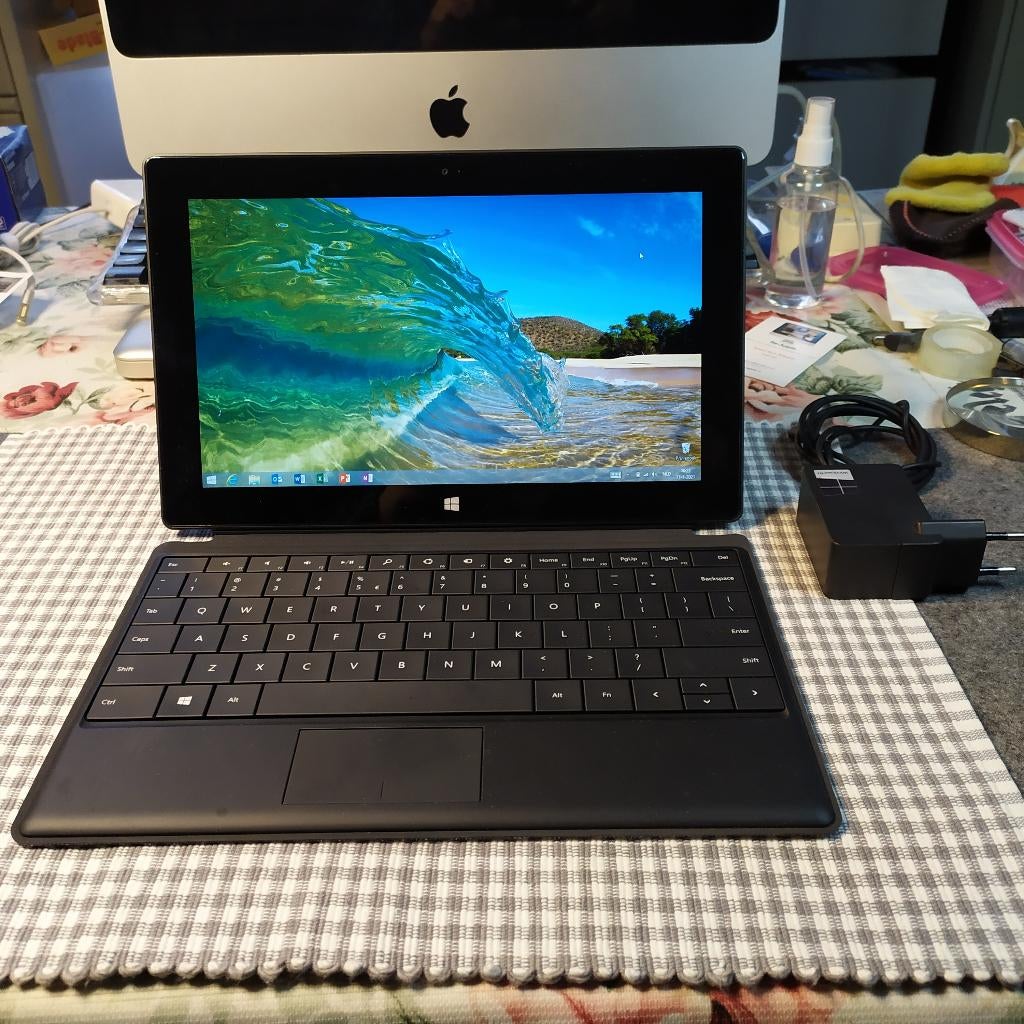 Surface 2, 64GB, Full HD + toetsenbord, Computers en Software, Windows Tablets, Gebruikt, Wi-Fi, 10 inch, 64 GB, Gps, Uitbreidbaar geheugen