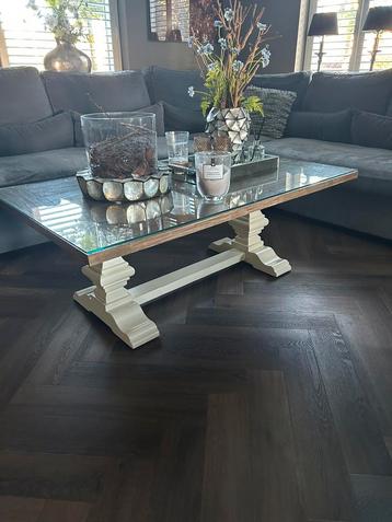 Salontafel beschikbaar voor biedingen