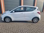 Hyundai i10 1.0 i 66pk 2016 Wit, Auto's, Stof, 31 €/maand, 4 stoelen, Origineel Nederlands