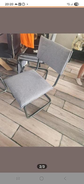 4 Lichtgrijze Eetkamerstoelen - Klein Prijsje! beschikbaar voor biedingen