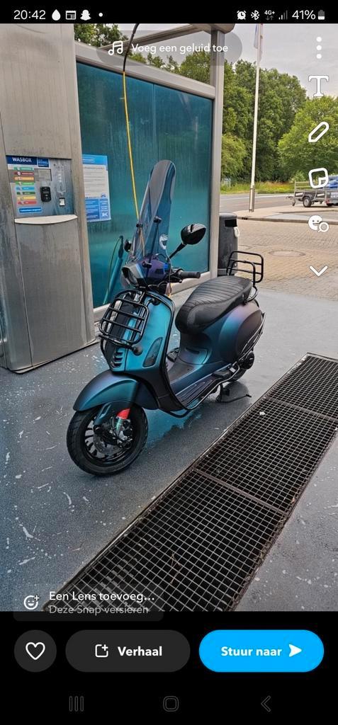 Vespa sprint ! Zoektocht, Fietsen en Brommers, Scooters | Vespa, Zo goed als nieuw, Ophalen of Verzenden