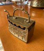 Antique strijkijzer in zeer good staat, Ophalen of Verzenden, Brons