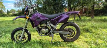 Skyteam(replica Honda)schakelbrommer 4t(met iets werk) beschikbaar voor biedingen