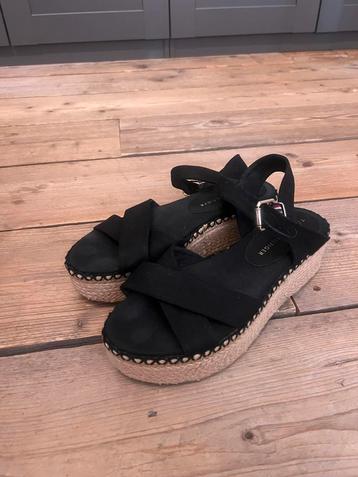 Tommy Hilfiger Sandalen Maat 39 beschikbaar voor biedingen
