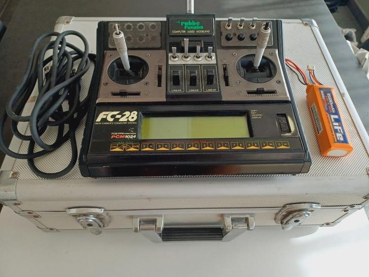 Te koop futaba FC 28, Hobby en Vrije tijd, Modelbouw | Radiografisch | Vliegtuigen, Gebruikt, Overige typen, Ophalen
