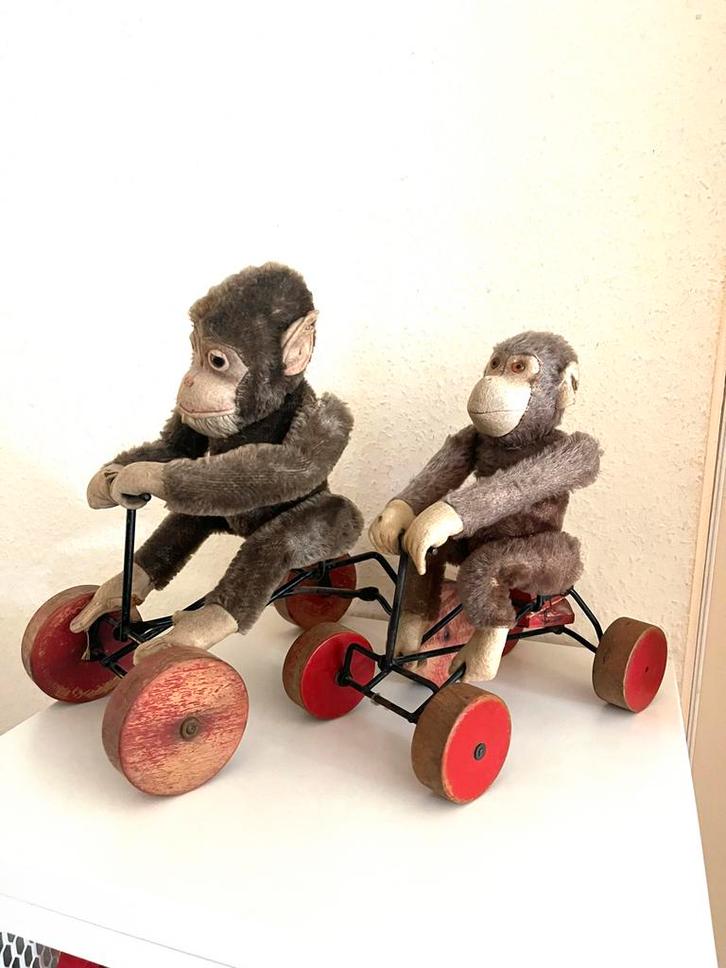 Twee Steiff Apen op Vliegende Hollaner, Antiek en Kunst, Antiek | Speelgoed, Ophalen of Verzenden