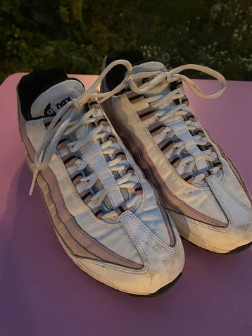 Nike Air Max 95 maat 40 roze beschikbaar voor biedingen