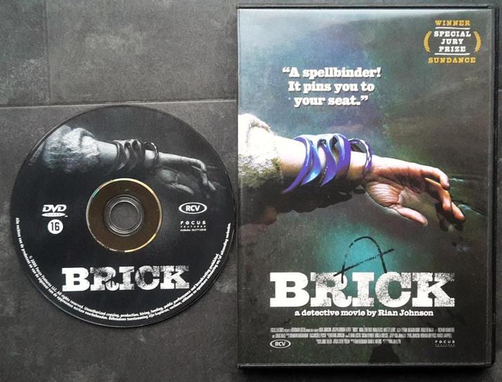 DVD - A Brick - Thriller Film, Cd's en Dvd's, Dvd's | Thrillers en Misdaad, Zo goed als nieuw, Actiethriller, Vanaf 16 jaar, Ophalen of Verzenden