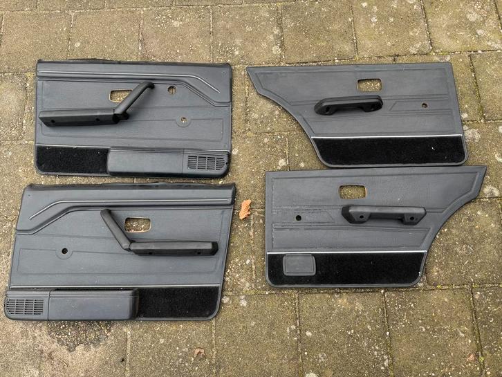 Golf jetta caddy mk1 GLS deurpanelen, Auto-onderdelen, Interieur en Bekleding, Volkswagen, Nieuw, Ophalen of Verzenden