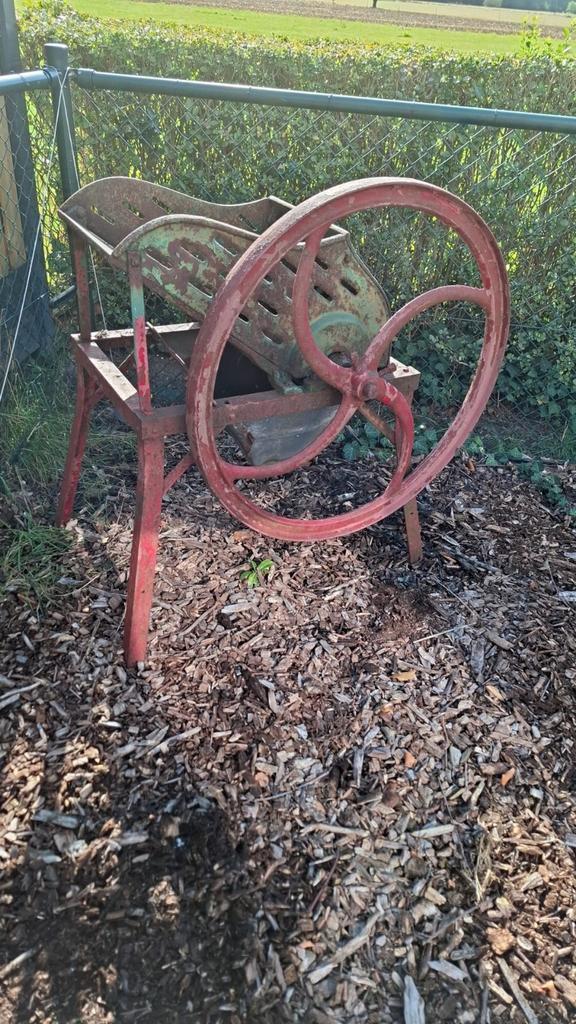 Antieke bietenmolen 'Rapide', Antiek en Kunst, Antiek | Gereedschap en Instrumenten, Ophalen of Verzenden