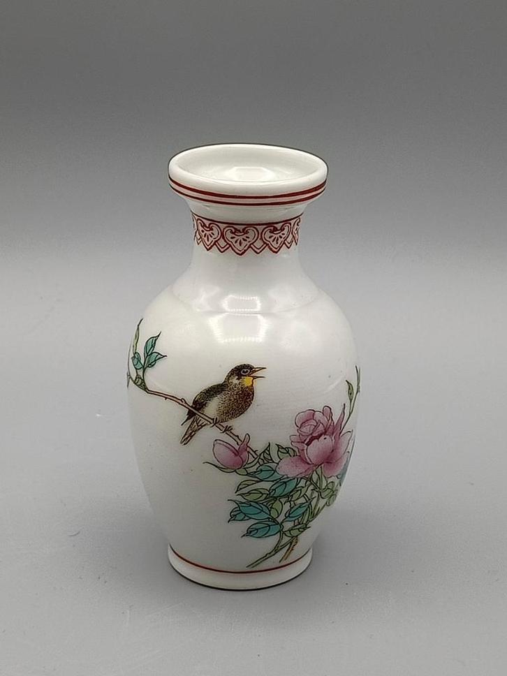 Chinees Porselein Jingdezhen Vaasje Vogel Kalligrafie 11cmh, Antiek en Kunst, Antiek | Vazen, Ophalen of Verzenden
