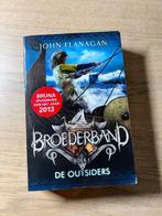 Broederband Boek 1 De Outsiders, Boeken, Ophalen of Verzenden, Gelezen