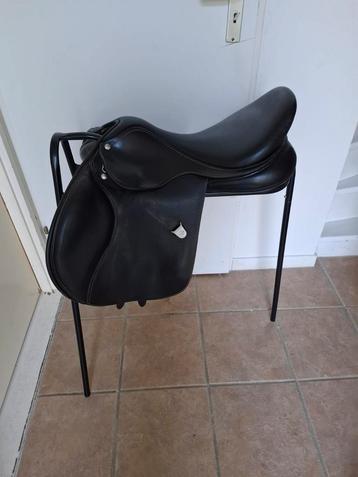 Bates elevation 17.5 springzadel  beschikbaar voor biedingen