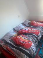Kinderslaapkamer :bed, kledingkast en tapijt, autodesign., Gebruikt, Dekbedovertrek, Ophalen of Verzenden, Jongetje