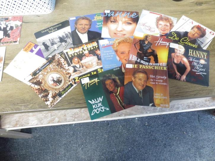 383 Nederlandtalige CD singles in 1 koop, Cd's en Dvd's, Cd Singles, Zo goed als nieuw, Nederlandstalig, 6 singles of meer, Ophalen of Verzenden