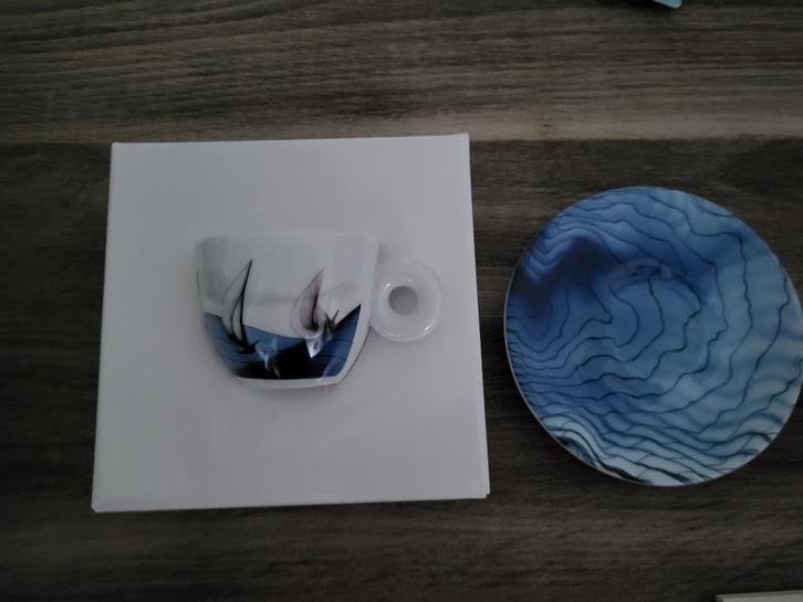 illy art collection ( kopje plus schotel), Verzamelen, Porselein, Kristal en Bestek, Nieuw, Kop en/of schotel, Porselein, Ophalen of Verzenden