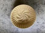 Oude puddingvorm geel/beige, Ophalen of Verzenden