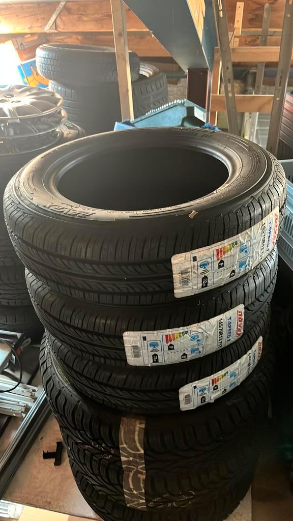 Aanhangwagen onderdelen banden 145/70-13 band, Auto diversen, Aanhangwagen-onderdelen, Zo goed als nieuw, Ophalen