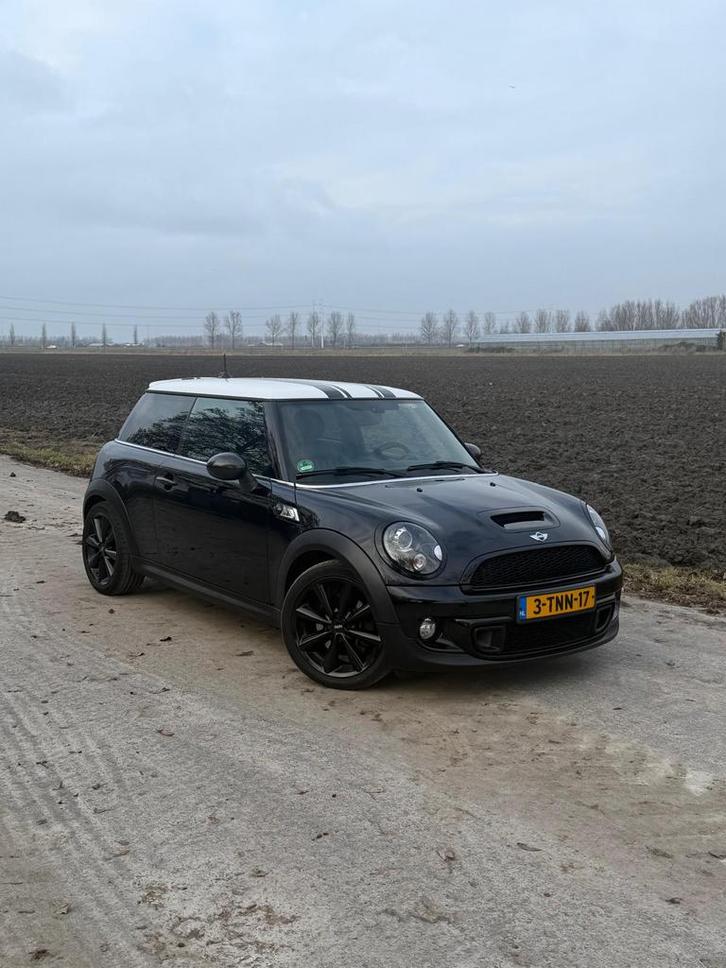 Mini 1.6 Cooper S Chili 2014 Zwart, Auto's, Mini, Particulier, Benzine, E, Hatchback, Handgeschakeld, Origineel Nederlands, Zwart