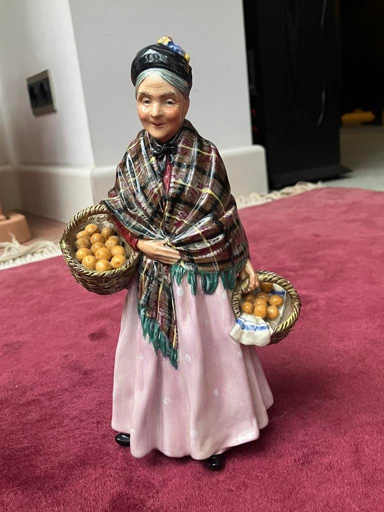 Royal Dalton beeldje “the Orange Lady”, Ophalen of Verzenden, Nieuw, Mens