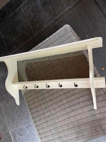 Dubbele wandplank met haken beschikbaar voor biedingen