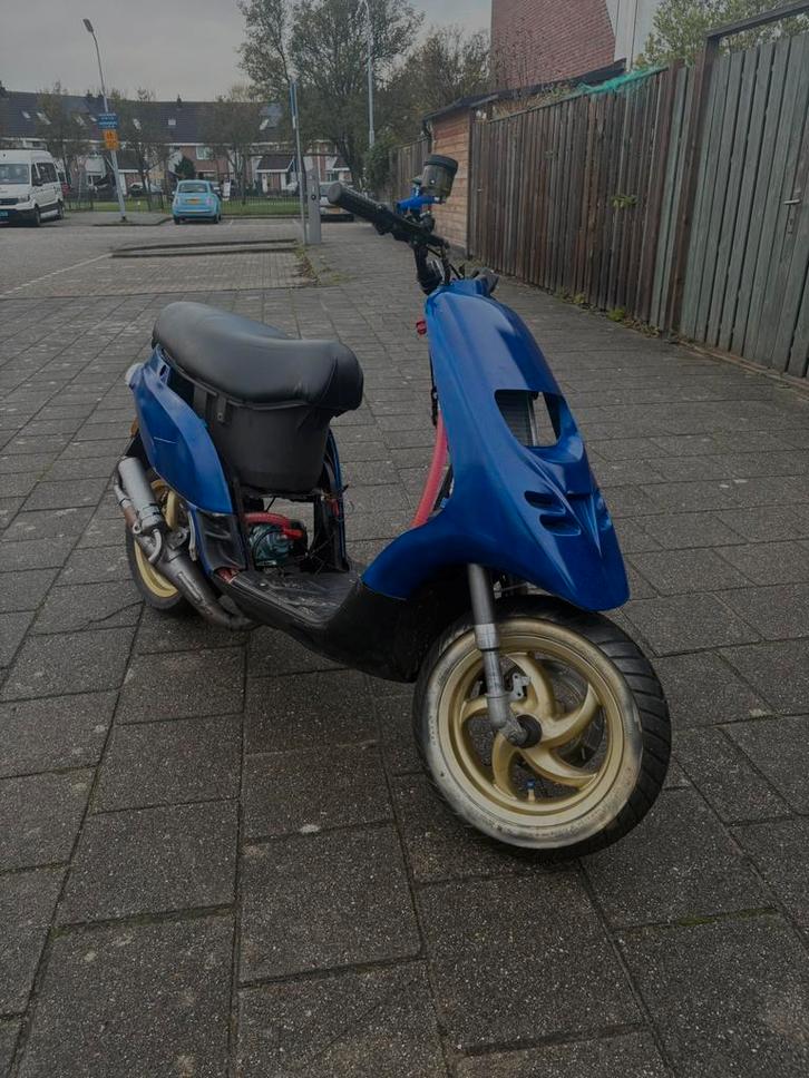 Typhoon 70cc LC DD brom (sprinter), Fietsen en Brommers, Brommeronderdelen | Scooters, Zo goed als nieuw, Piaggio, Blok, Ophalen