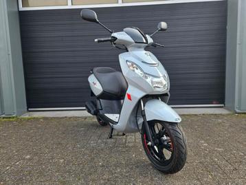 PEUGEOT KISBEE 4T E4 BROM 2020 NARDO GREY 6300K NETTE STAAT beschikbaar voor biedingen
