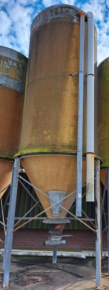 Voer silo 7 ton beschikbaar voor biedingen