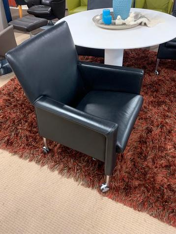 Gezocht: Leolux Parlando eetkamerstoelen beschikbaar voor biedingen