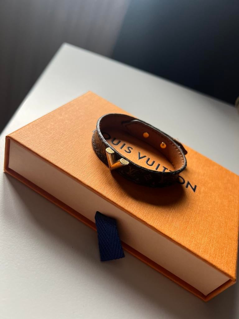 Louis Vuitton Essential V Bracelet, Ophalen of Verzenden, Gebruikt, Bruin, Leer