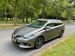 Toyota Auris 1.8 Hybrid Aut 2018 50th Anniversary, Auto's, 65 €/maand, 25 km/l, Te koop, Volledig hybride