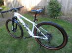Cube Reaction C62 Pro White-Blue-Red maat M, Fietsen en Brommers, Fietsen | Mountainbikes en ATB, Hardtail, Ophalen, Zo goed als nieuw