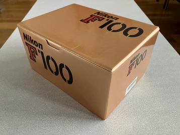 Nikon F100 nieuw beschikbaar voor biedingen