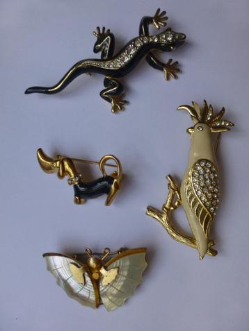 dieren- BROCHES : Vlinder Teckel Kaketoe Salamander/prijspst beschikbaar voor biedingen