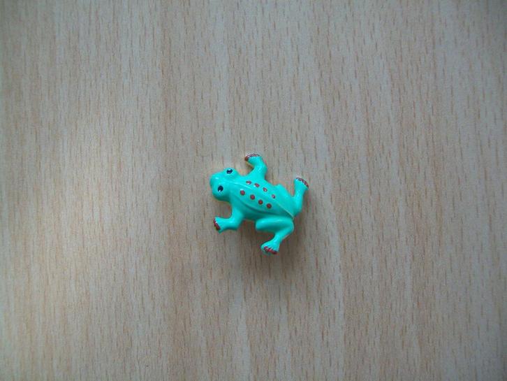 Speldje / pin / button - kikker - vintage - 2,2 x 2 cm, Verzamelen, Speldjes, Pins en Buttons, Gebruikt, Speldje of Pin, Dier of Natuur
