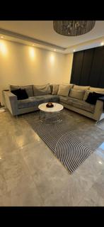 Ruime hoek bank zo goed als nieuw