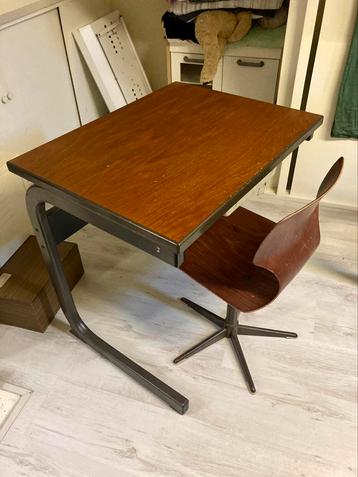 Vintage 70’s Schooltafel en stoel schoolbank design