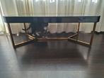 Salontafel Langwerpige zwart glas met messing onderstel, Huis en Inrichting, Tafels | Salontafels, Ophalen, 100 tot 150 cm, 50 tot 100 cm