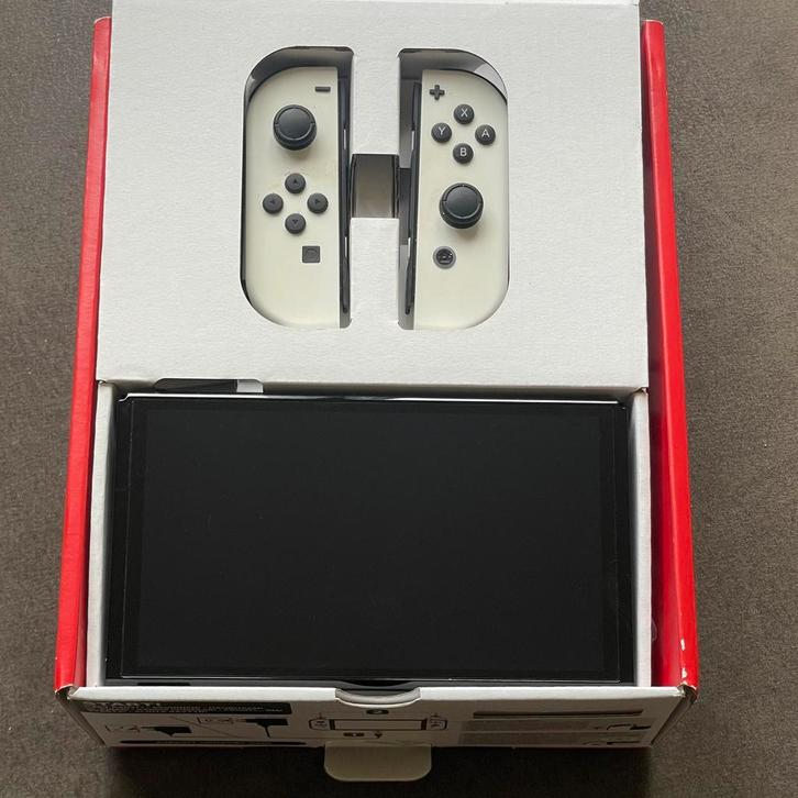 Nintendo Switch OLED, Mario Kart 8 Deluxe + accessoires, Spelcomputers en Games, Spelcomputers | Nintendo Switch, Zo goed als nieuw